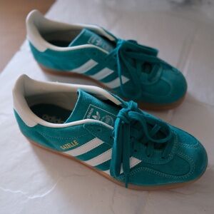 Adidas Gazelle Sneakers – Teal / Off White / Gold – Men’s 6.5 / Women’s 7.5
